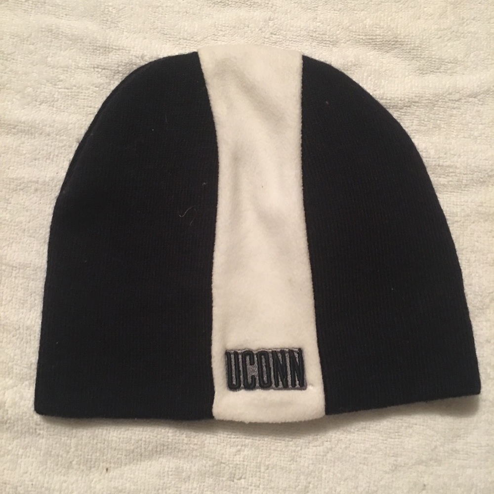 UCONN hat